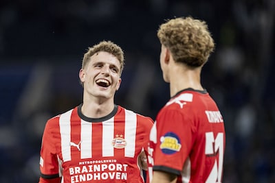 Van migraine naar matchwinner voor PSV in Porto: hoe goudhaantje Guus Til in een paar dagen herstelde