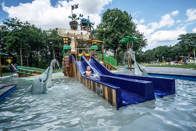 Zwembadapparatuur van waterspeelpark Splesj in Hoeven getroffen door bliksem, park blijft dit weekend dicht