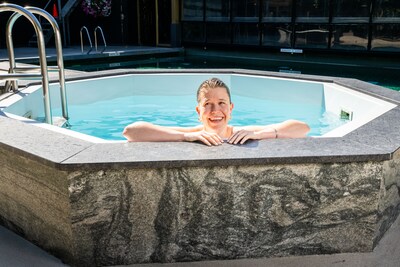 Zweten in een sauna van 90 graden terwijl het buiten 37 graden is? Waarom dat juíst een goed idee is