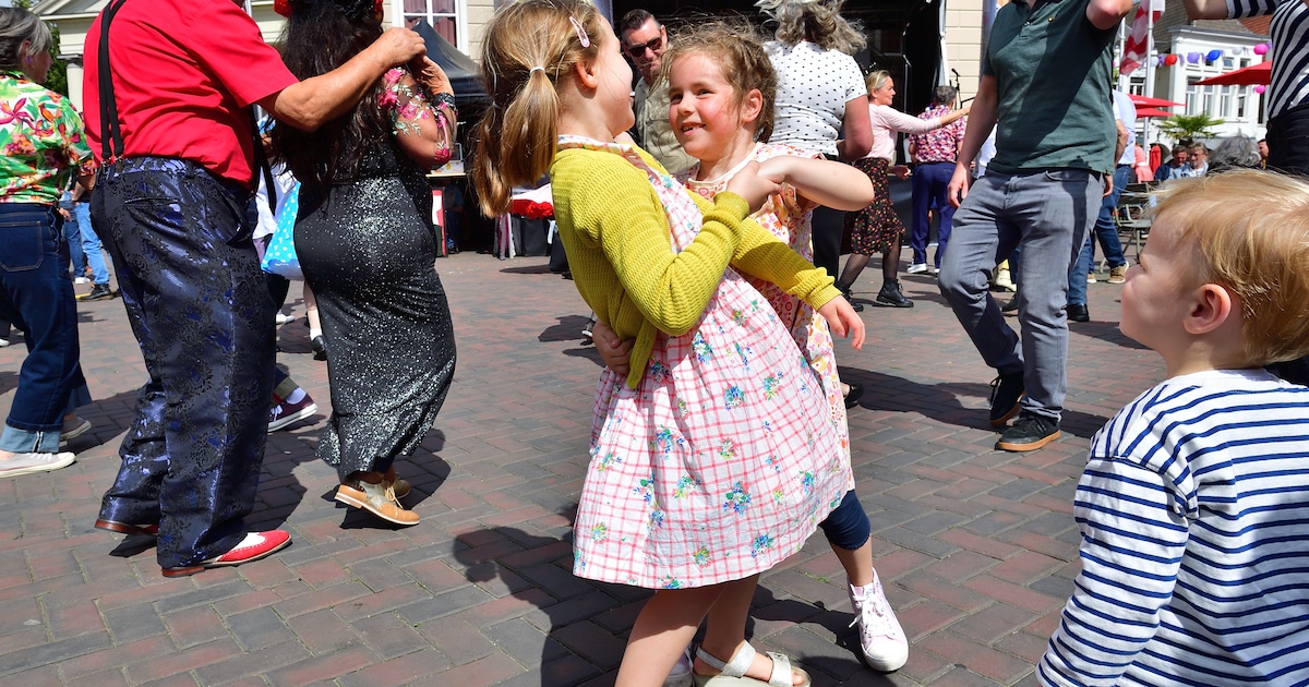 Swingende petticoats, glanzende kuiven en ronkende oldtimers: Roosendaal is weer even terug in de ja