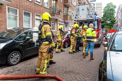 Meerdere woningen ontruimd na brand in kelder in Rotterdam
