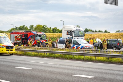 Ruim uur vertraging door ongeval met vrachtwagen op de A16 bij Rotterdam-Feijenoord