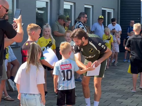 Done deal: ex-aanvoerder Jan Van den Bergh keert terug bij NAC | Sport ...