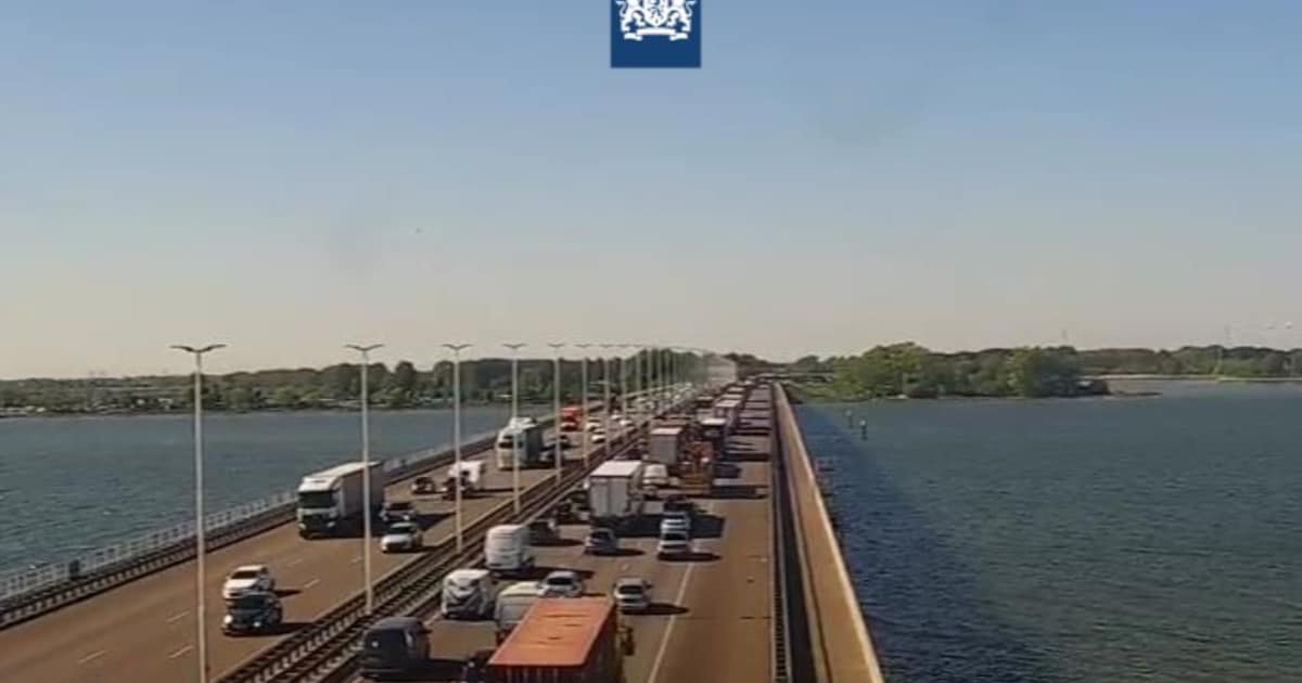 A16 weer vrij bij knooppunt Zonzeel na ongeval met meerdere voertuigen, vertraging voorbij