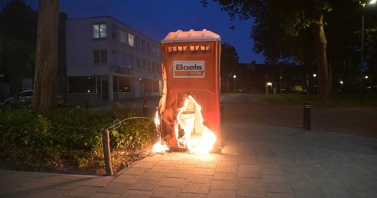 Opnieuw gaat mobiel toilet in brand in Breda
