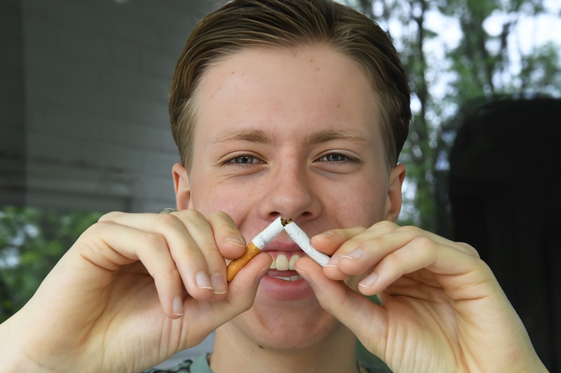 Boy (19) uit Geertruidenberg wil waarschuwingen bij rokende influencers ...