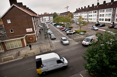 Man dreigt met steekwapen in Breda, agenten vallen flatwoning binnen