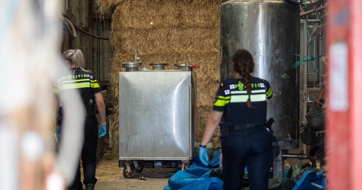 Drugslab tussen paardenstallen, verstopt achter hooibalen: taak- en celstraffen voor drie daders