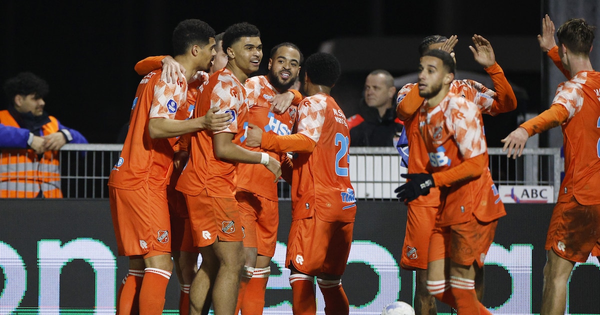 FC Volendam wint voor het eerst dit seizoen een uitwedstrijd: PEC Zwolle verspeelt dure punten
