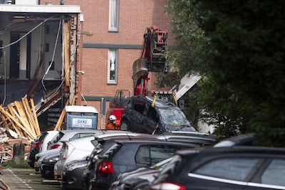 LIVE Explosie Amsterdam | Mogelijk nog explosieven bij flat,