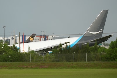 Vliegtuig schiet door na landing bij luchthaven Miami: zeker 5 doden