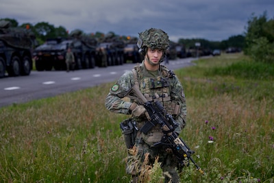 Duizenden militairen op weg naar Duitsland voor grootste oefening in jaren: ‘Onderweg nog wat uurtjes slaap pakken’