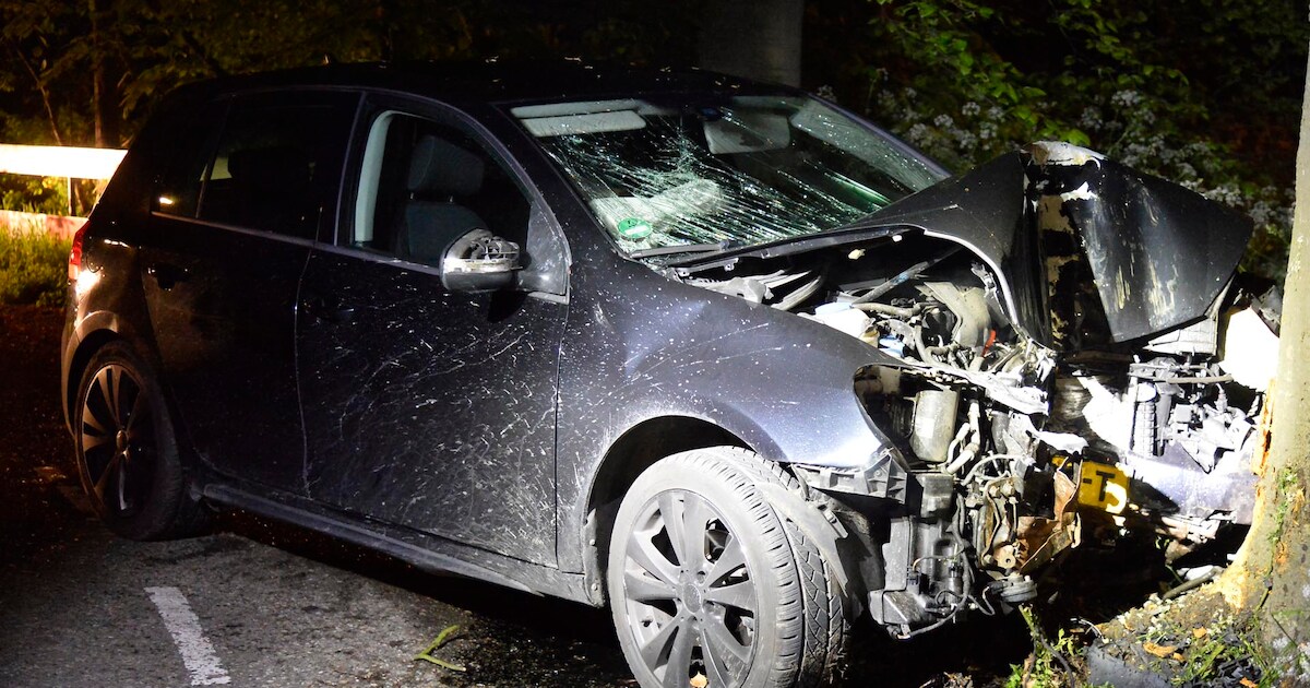 Automobiliste vliegt uit de bocht in Galder en raakt gewond
