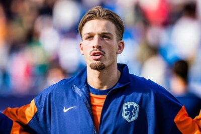 Feyenoord presenteert Luciano Valente: ‘Eindelijk is het officieel’