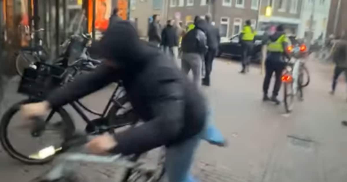 Brutale actie op video vastgelegd: man met capuchon jat fiets van ...