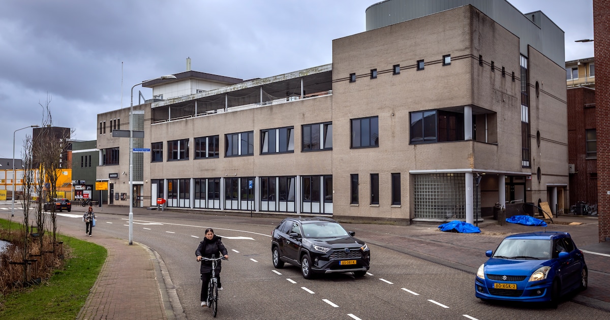 Inwoner wil vergoeding beveiligingsmaatregelen rond azc, Papendrecht ziet geen noodzaak