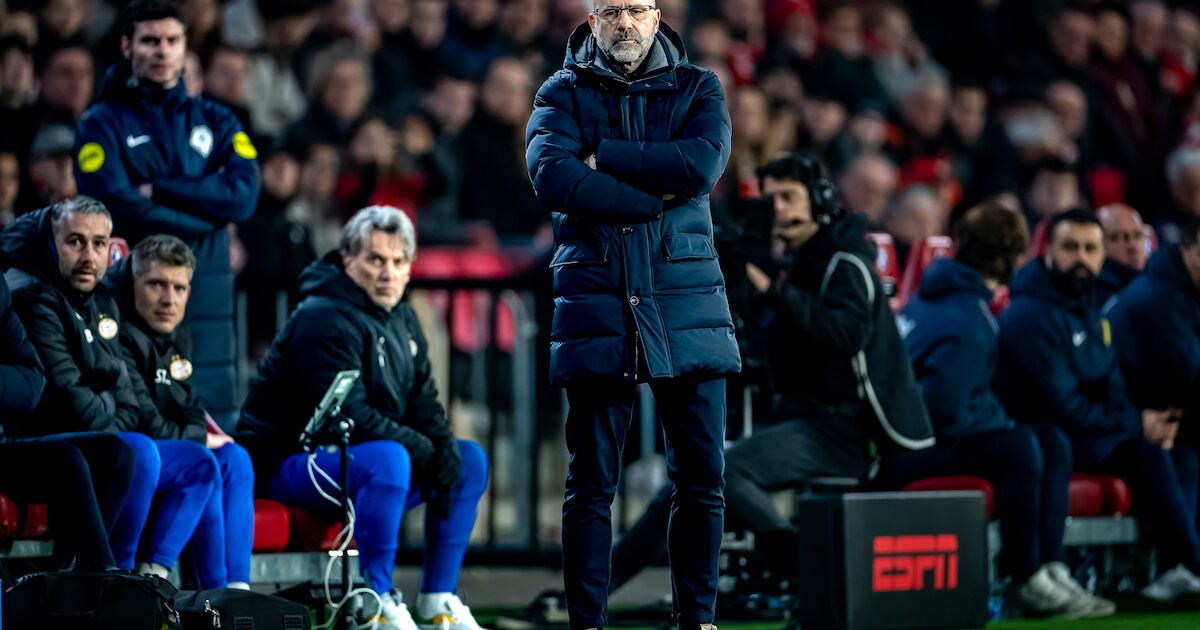 PSV-trainer Bosz complimenteert NAC: ‘Ze pakten ons ook bij de strot ...