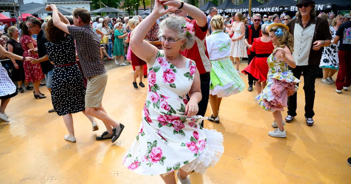 ‘Als je naar zo’n festival gaat, moet je je er ook naar kleden’; vetkuiven en petticoats vullen de d