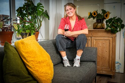 ‘Eén klap met een padelracket en mijn tandarts kan een nieuwe keuken laten zetten’: luister hier naar Annelieke’s column