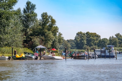 Watersporters houden zich beter aan regels: aantal waterboetes in Brabant in twee jaar tijd bijna ge