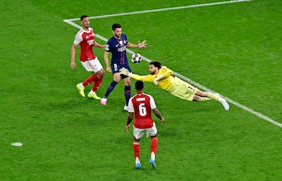 Krijgen we penalty’s in CL-finale? Arsenal-doelman voorkomt kans PSG met heldhaftige safe