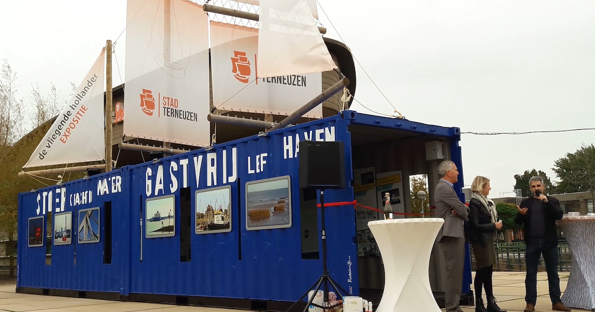 Vliegende Hollander geland op Stadhuisplein