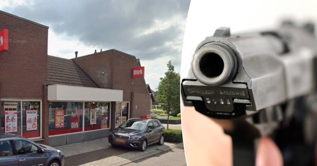 Man (35) die naakt met pistool door supermarkt liep in Sint Willebrord schaamt zich dood: ‘Er is ver
