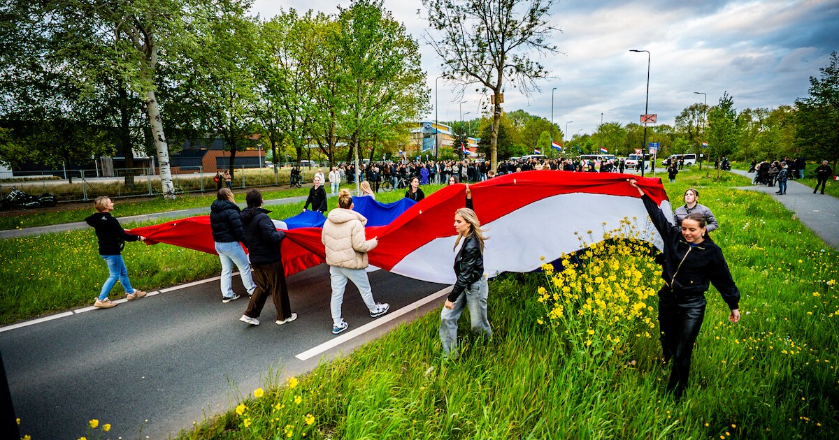 Demonstratie tegen opvang van vluchtelingen in Engelen rustig verlopen, demonstranten weer naar huis