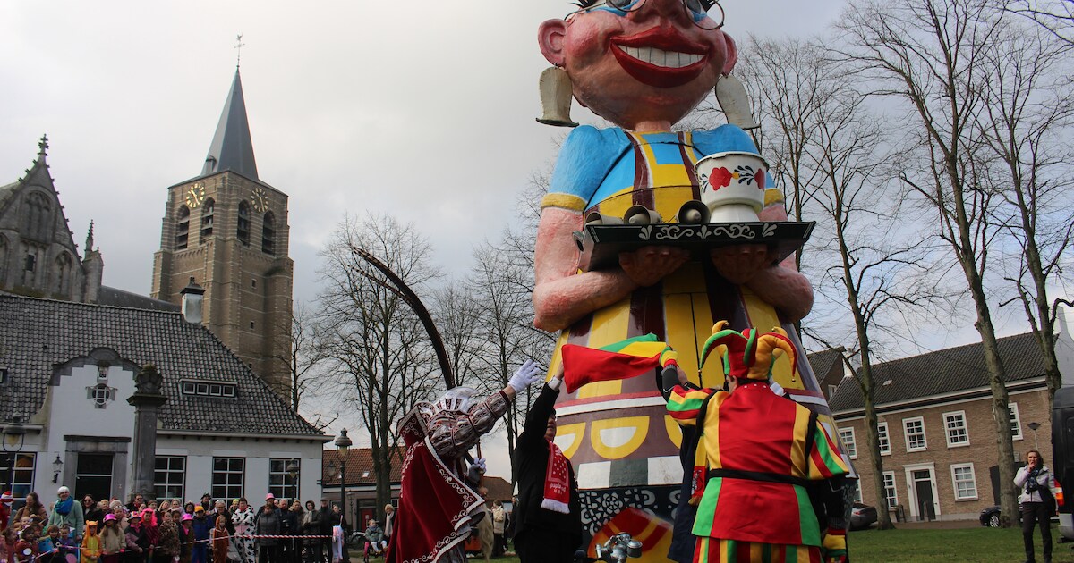 Wouwse kinderen koesteren hun eigen carnavalsmascotte Pappetroeleke