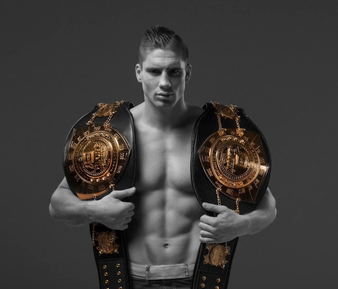 Kickboksen Bij UFC De Naast MMA-gevechten!' Joe Rogan Als Presentator Aan De Ring