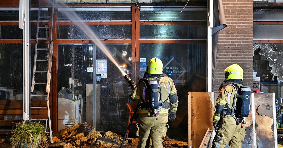 Brand verwoest horecazaak in Goirle, 42 appartementen ontruimd