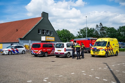 Jumbo in Roosendaal weer open na ontruiming: meerdere mensen met klachten nagekeken
