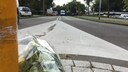 Bloemen bij de plaats van het ongeval in Oss.