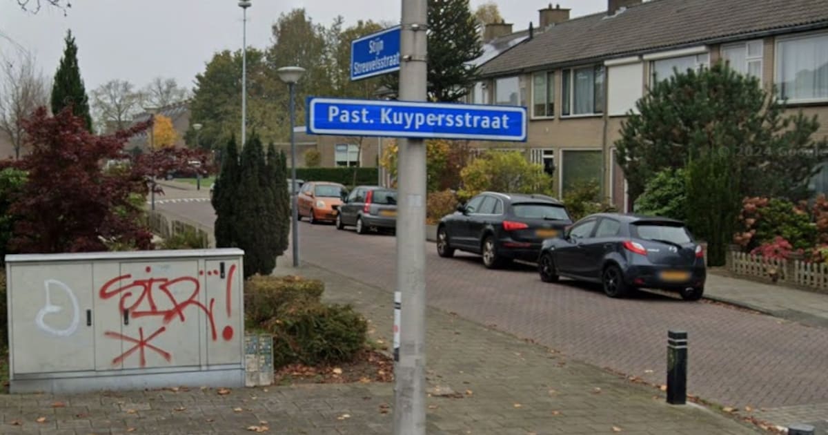 Schoten gelost in straat in Waalwijk, schade aan woning