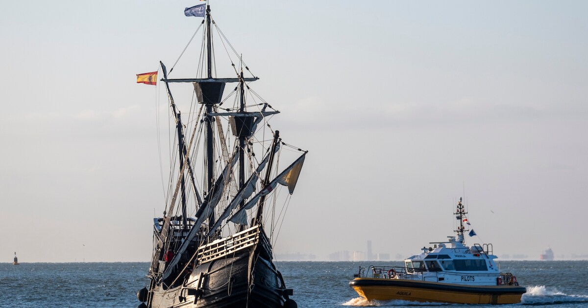 Historisch schip Nao Victoria in Breskens