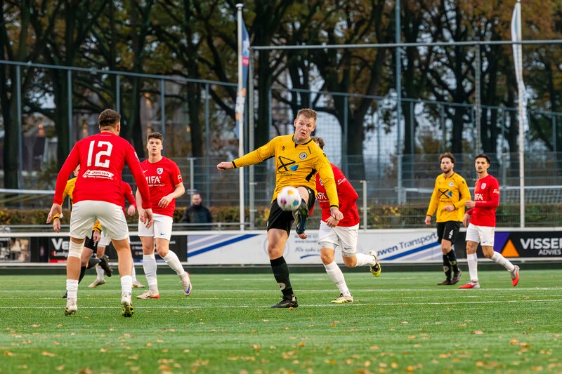 Wereldgoal én drie keer op voorsprong, maar nét geen bekerstunt voor ...