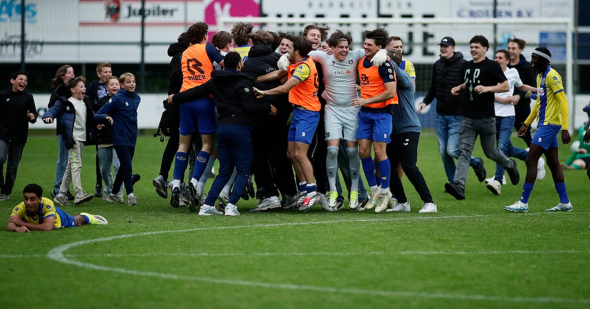 Welke clubs zijn gepromoveerd en welk zijn gedegradeerd? Op dit niveau komt jouw favoriete club kome