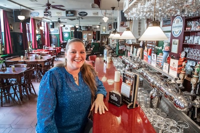 Petra (48) kijkt uit naar verbouwing van haar café in Oosterhout: ‘Maar we gaan niks veranderen’