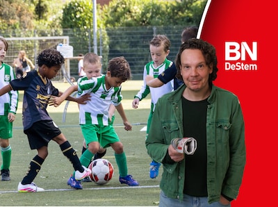 Jonge keeper (8) laat bal door zijn handen glippen, vader snauwt: ‘Dit was jouw fout’