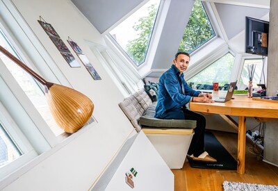 Hij raakte op slag verliefd, nu verkoopt Nurullah zijn kubuswoning: 'Het is een kunstwerk'