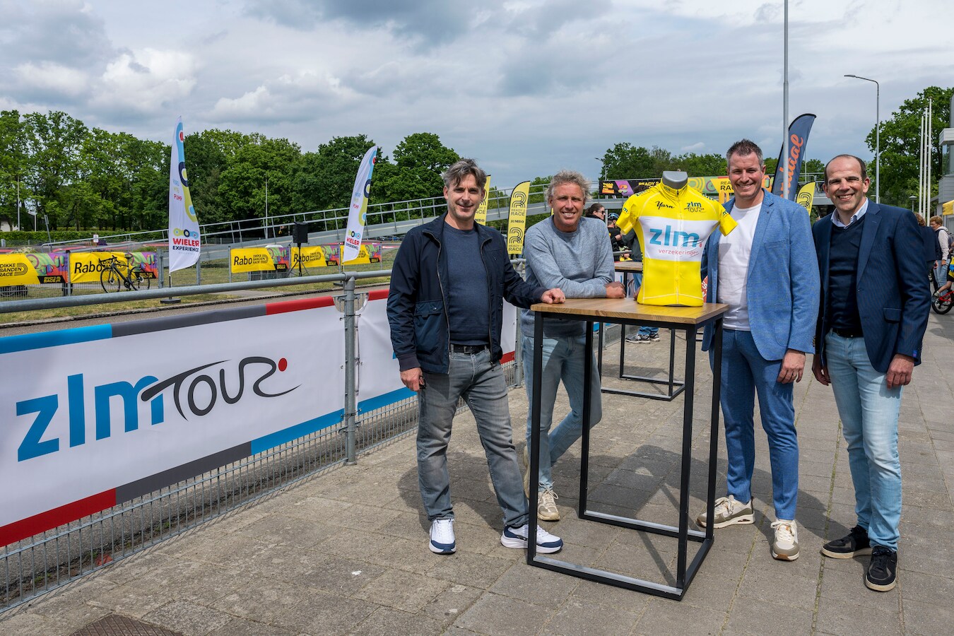Herboren ZLM Tour opent met gewaagde tijdrit van 21 km | Foto | bndestem.nl