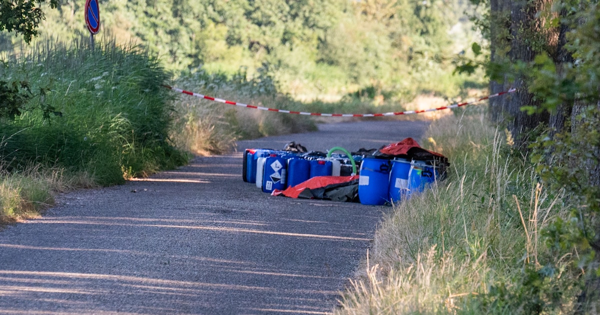 Zo’n 140 vaten gedumpt bij Bavel, vermoedelijk drugsafval