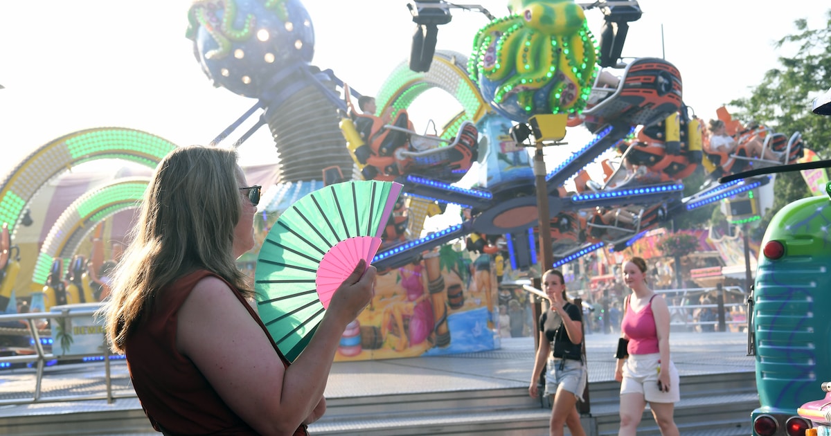 Kermis in Raamsdonksveer uren dicht door code rood, exploitanten missen omzet: ‘We werden bijna onwe