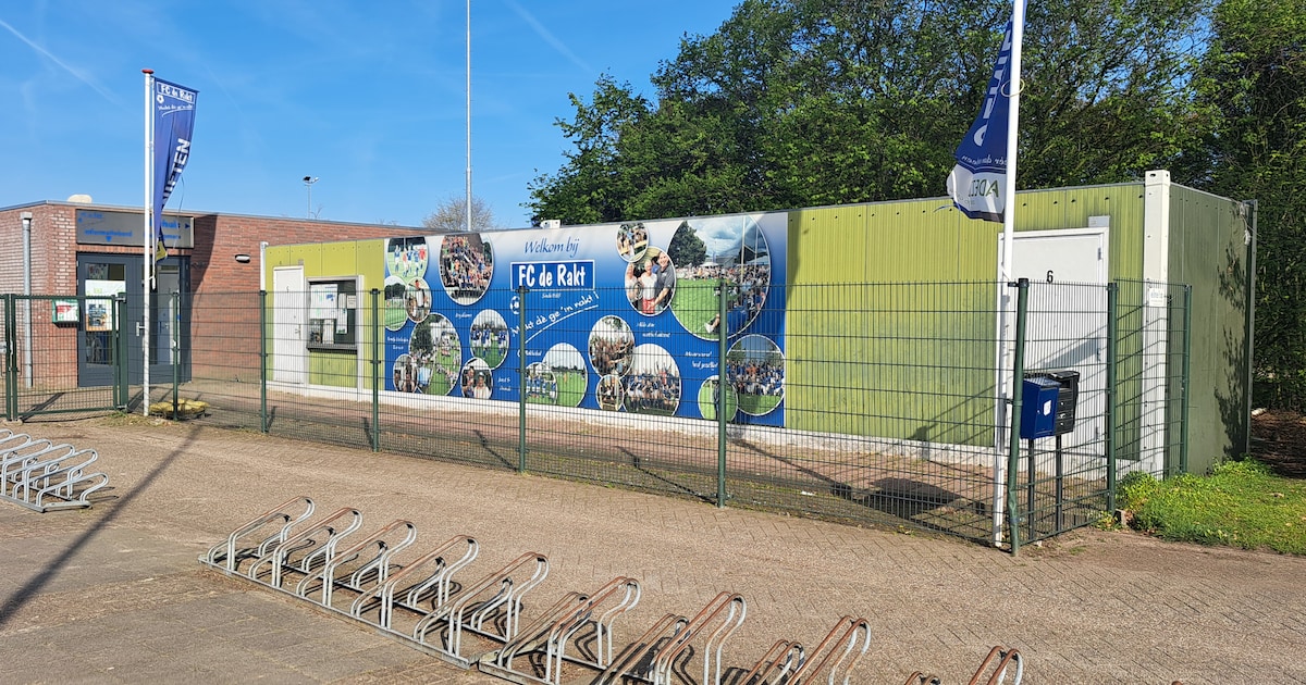 FC de Rakt bouwt nieuwe kleedkamers; ‘in de oude kun je de gasten niet ...