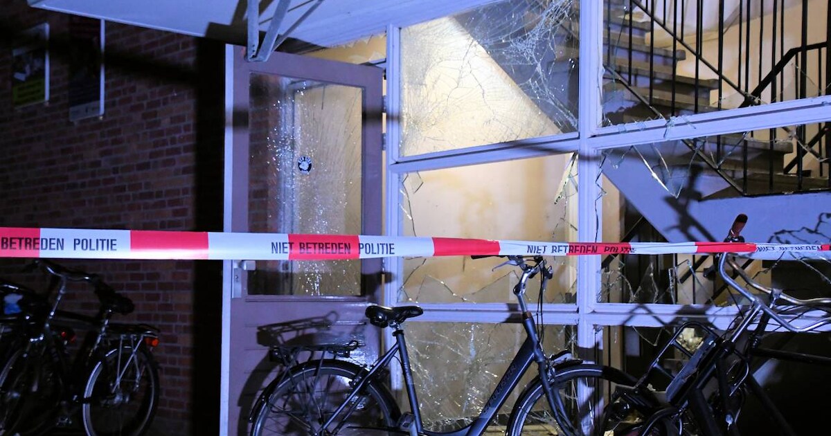 Ruiten portiek aan diggelen na explosie in Terneuzen