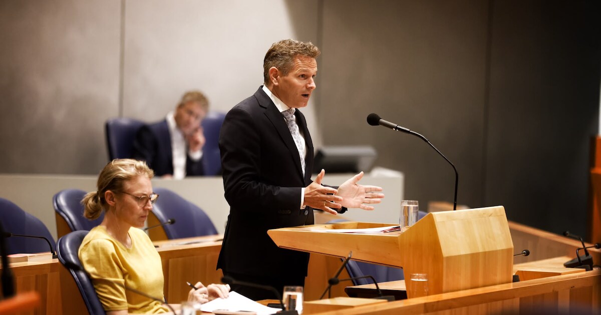 LIVE | Staatssecretaris kan geen duidelijkheid geven over toekomst Moerdijk: ‘We hebben het niet goe