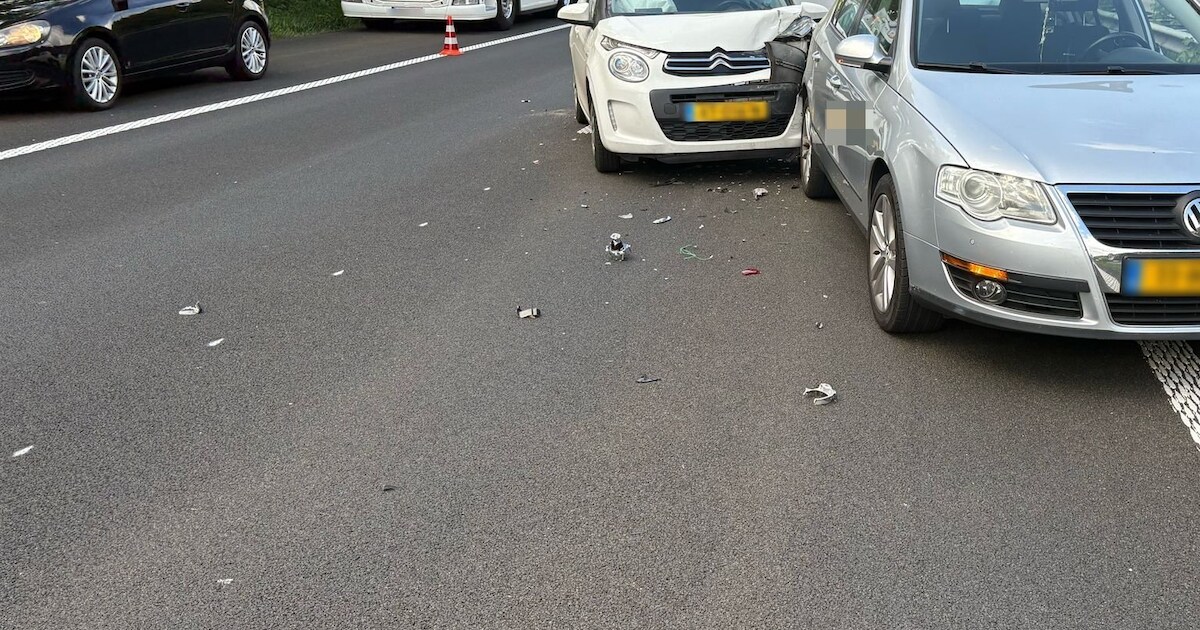Ongeval met drie auto’s op de A4 bij Hoogerheide, forse vertraging richting Belgische grens