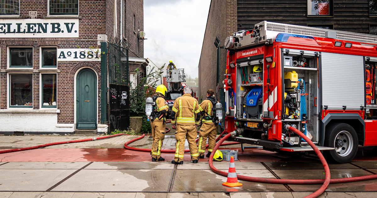 Brand aan Keileweg in Rotterdam onder controle, vuur niet overgeslagen naar Brutus Art Space