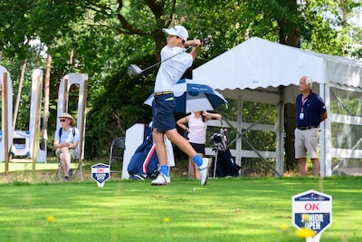 Casper (14) gaat niet naar school, maar leeft voor zijn sport: ‘Online les en iedere dag golfen’