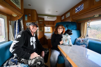 Nederlan­ders stappen in 2026 massaler dan ooit in camper of sleurhut, en daar worden ook relatiekeu